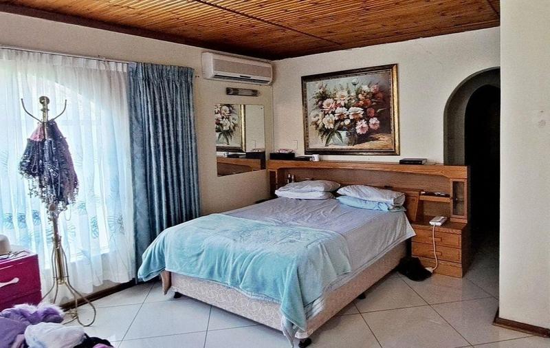 4 Bedroom Property for Sale in Langenhovenpark Free State